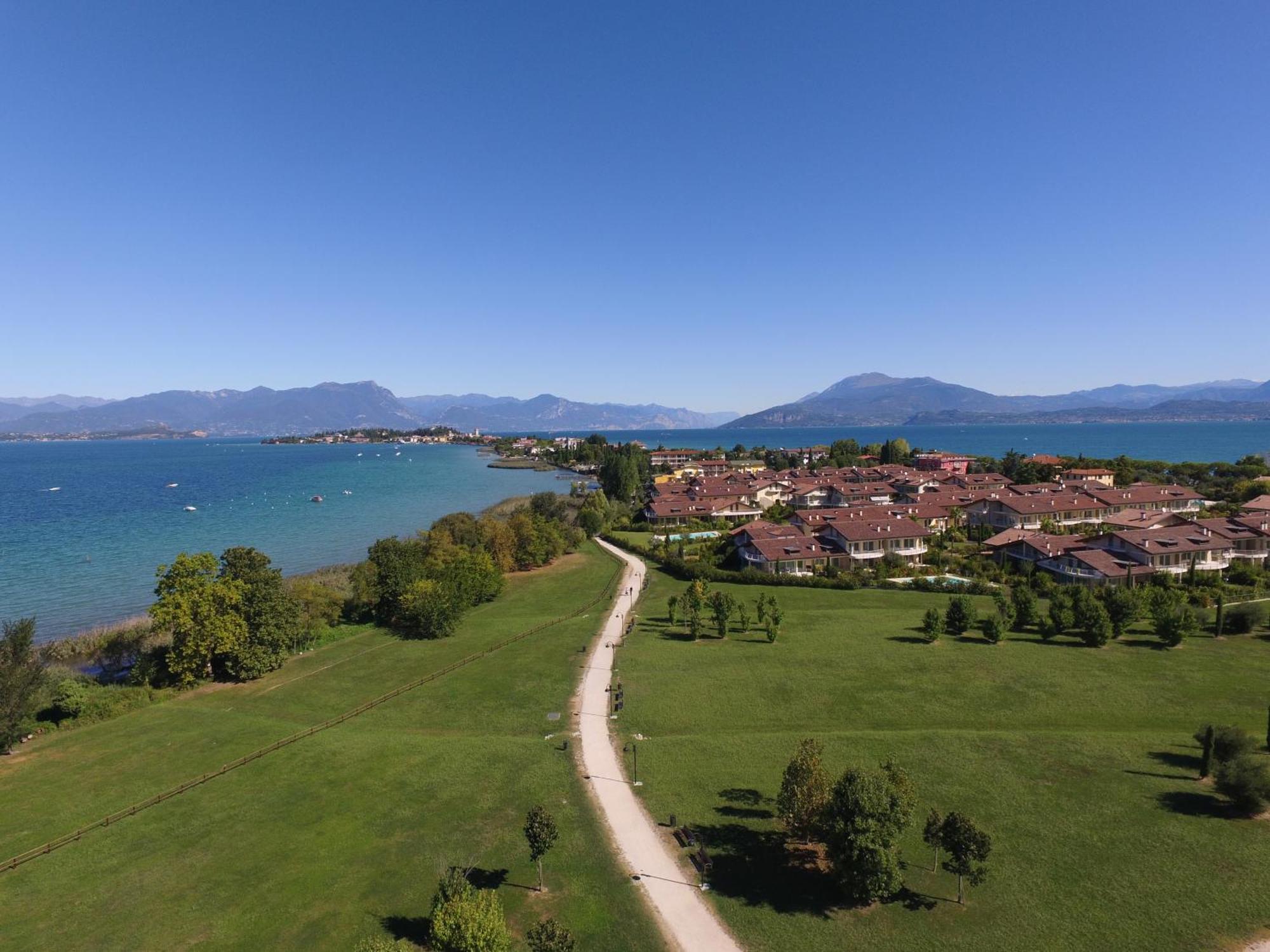 Resort Caesar C4 Sirmione - Gardagate Buitenkant foto